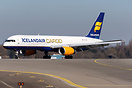 Boeing 757-208(SF)