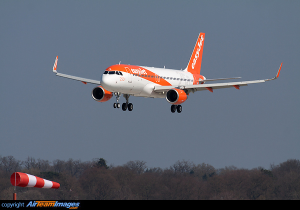 Airbus A320-214 Airbus A320-214