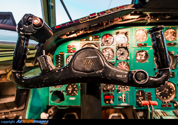 Original cockpit turned into a simulator. Tupolev Tu-154M