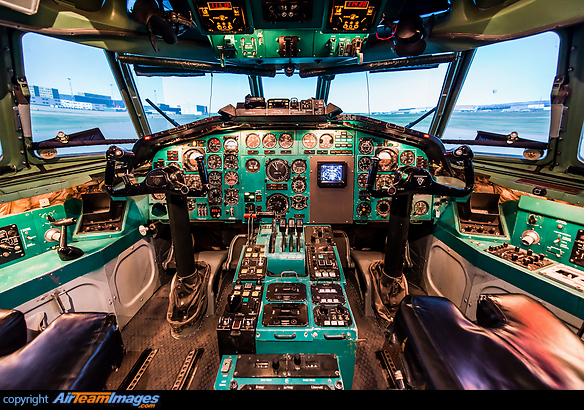 Original cockpit turned into a simulator. Tupolev Tu-154M