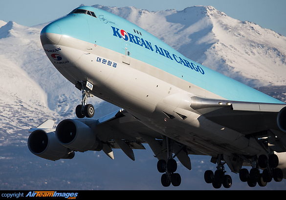Spectacular backdrop for the departure to Inchon of a Korean Cargo 744F Boeing 747-4B5F/ER/SCD