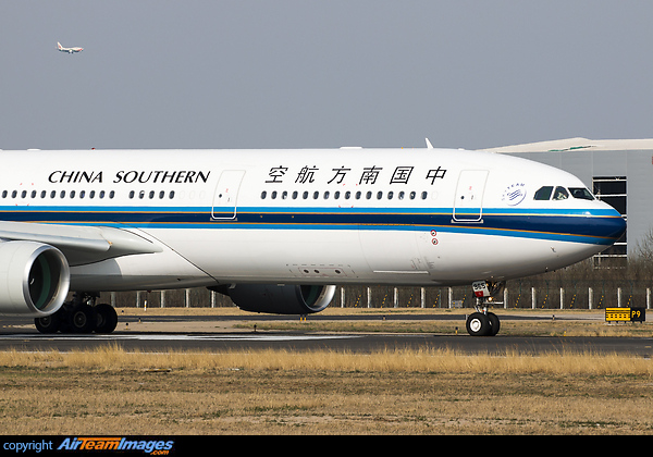 Airbus A330-323 Airbus A330-323