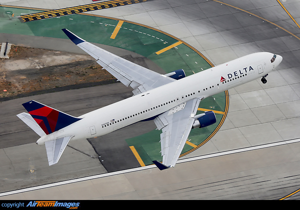 Boeing 767-332/ER Boeing 767-332/ER