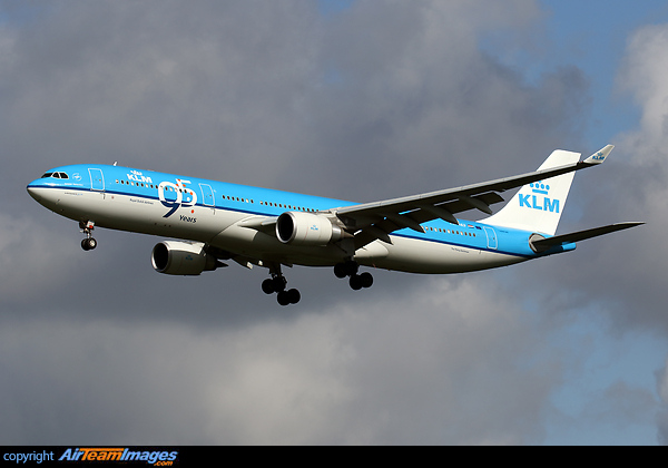Airbus A330-303 Airbus A330-303