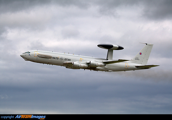 Boeing 707 E-3B Sentry Boeing 707 E-3B Sentry