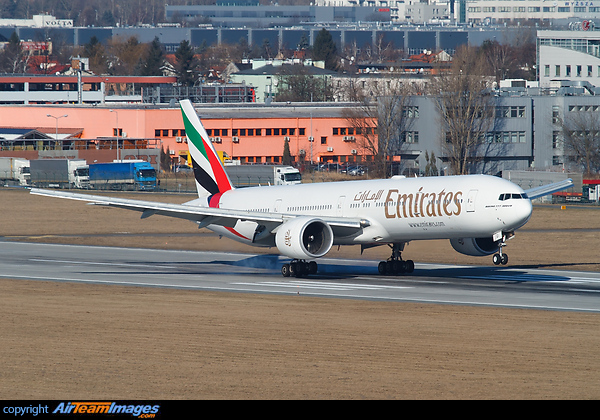 Boeing 777-31H/ER Boeing 777-31H/ER