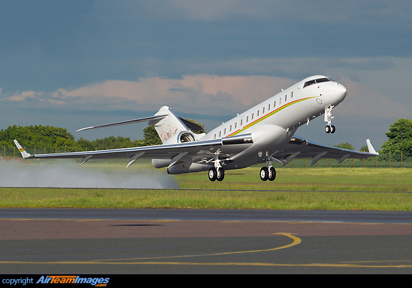 Blasting off runway 26 minutes after a heavy rain shower. Bombardier Global 6000