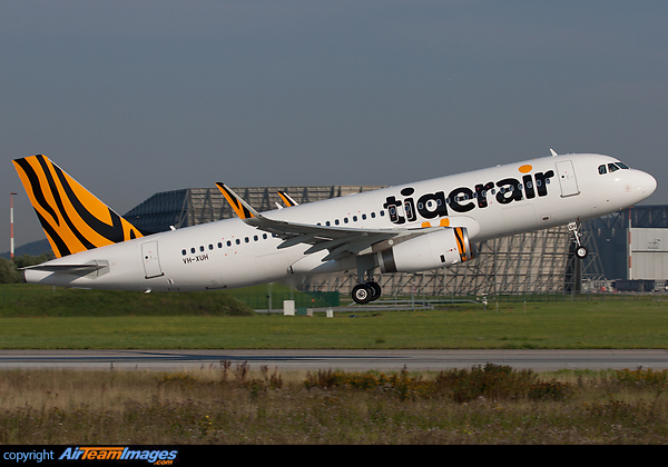 Airbus A320-232 Airbus A320-232