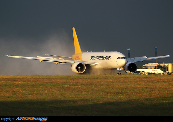Boeing 777-FZB Boeing 777-FZB