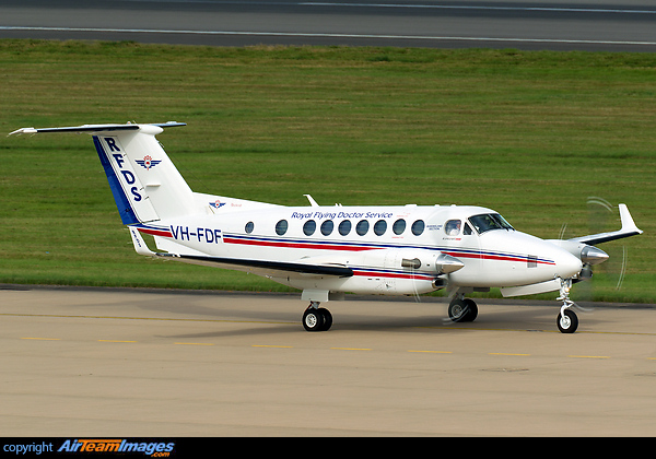 New aircraft passing through Birmingham on delivery Beechcraft King Air 350