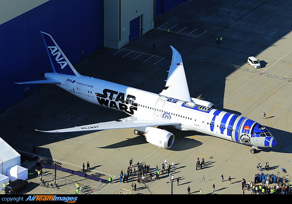 Finally rolled out "R2-D2 ANA jet" at Paine field! Nice collaboration between ANA and Star Wars in this special painting jet! Note the R2-D2, C-3PO and Storm trooper are attending the roll out ceremony. May the Force be with you! Boeing 787-9 Dreamliner