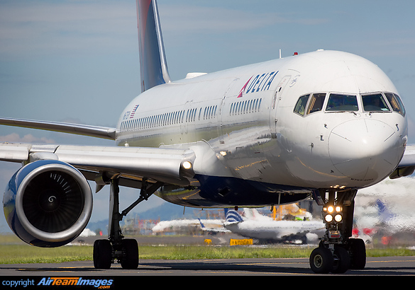 Boeing 757-232 Boeing 757-232
