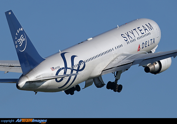 Boeing 767-332/ER Boeing 767-332/ER