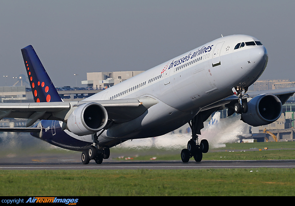 Airbus A330-301 Airbus A330-301