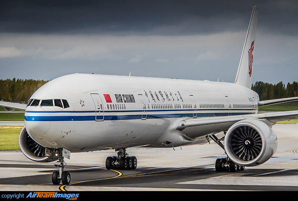 Boeing 777-39L/ER Boeing 777-39L/ER