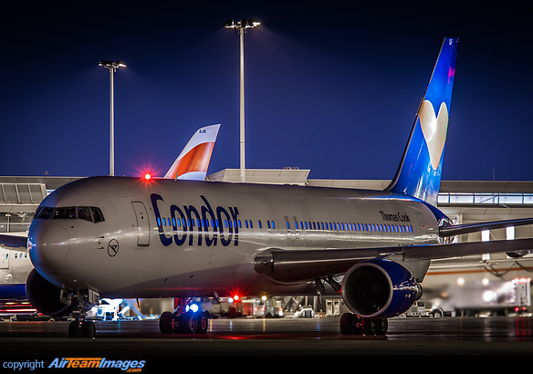 Boeing 767-330/ER Boeing 767-330/ER