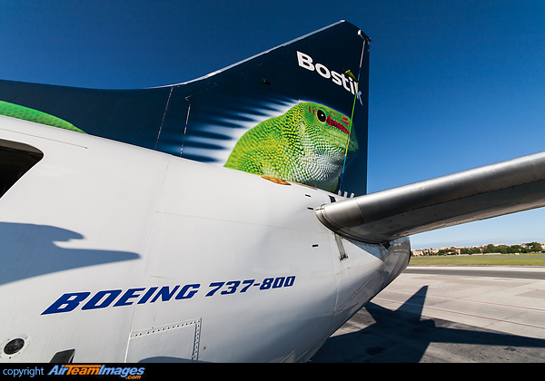 Boeing 737-8K2