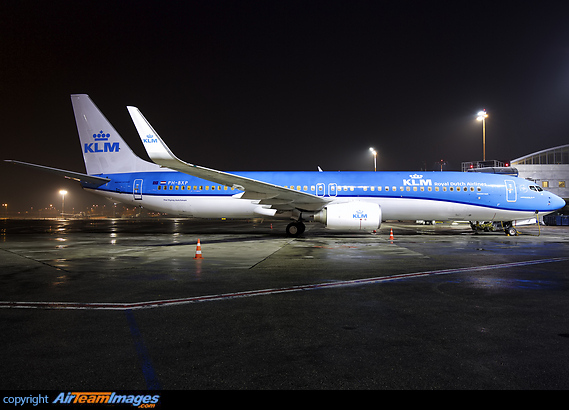 First Boeing 737-900 in the new KLM colours Boeing 737-9K2