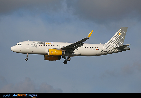 Airbus A320-232 Airbus A320-232
