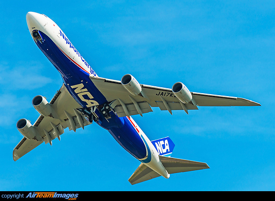 Boeing 747-8KZF/SCD Boeing 747-8KZF/SCD