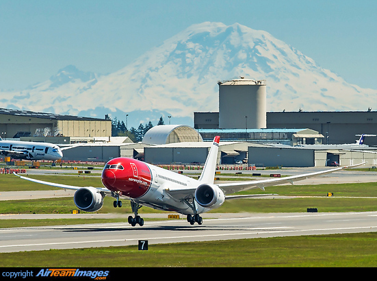 With the beautiful Seattle landmark Mt Rainier in the background, Norwegan's dreamliner rotates from runway 34L on her delivery maiden voyage to Stockholm Boeing 787-8 Dreamliner