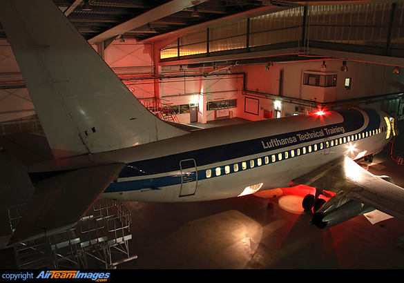 Lufthansa Technical Training Boeing 737-200 ex Aerolineas Argentinas LV-LEB Boeing 737-287/Adv