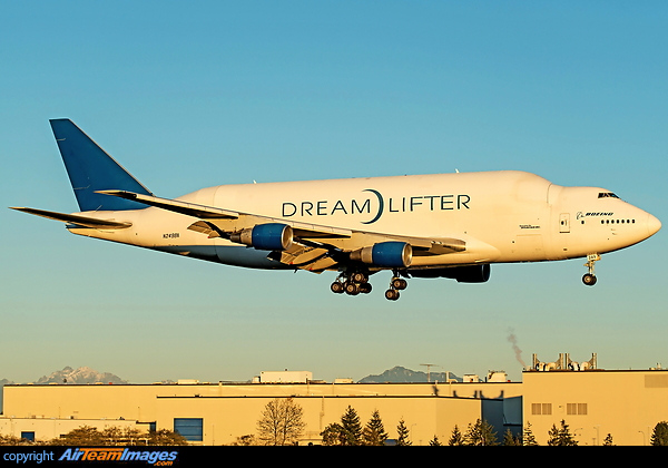 Boeing 747-400LCF Dreamlifter Boeing 747-400LCF Dreamlifter