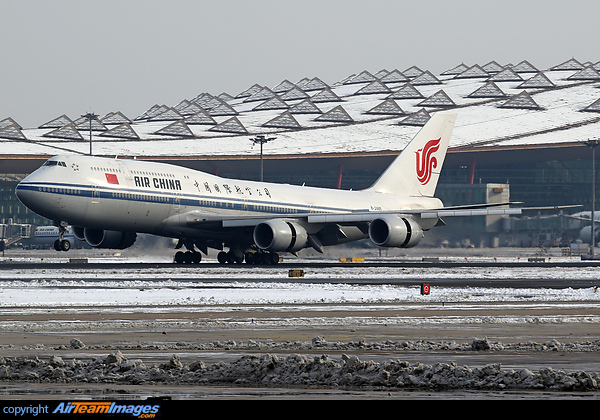 Boeing 747-89L Boeing 747-89L