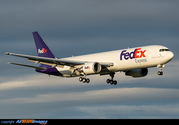 Boeing 767-32SF/ER Boeing 767-32SF/ER