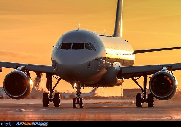 Airbus A320-214 Airbus A320-214