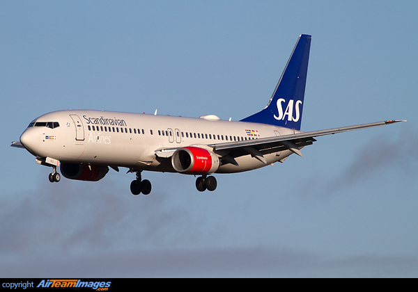 Boeing 737-883 Boeing 737-883