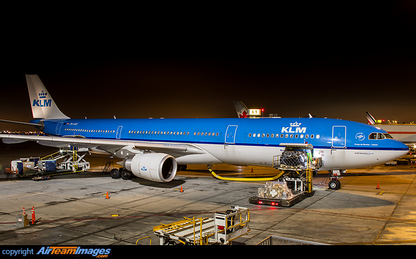 Airbus A330-303 Airbus A330-303