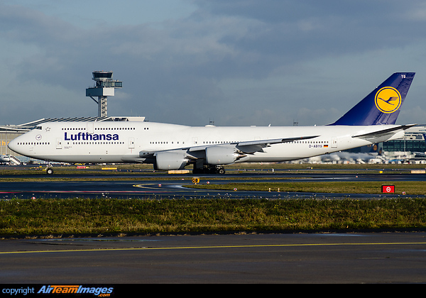Boeing 747-830 Boeing 747-830