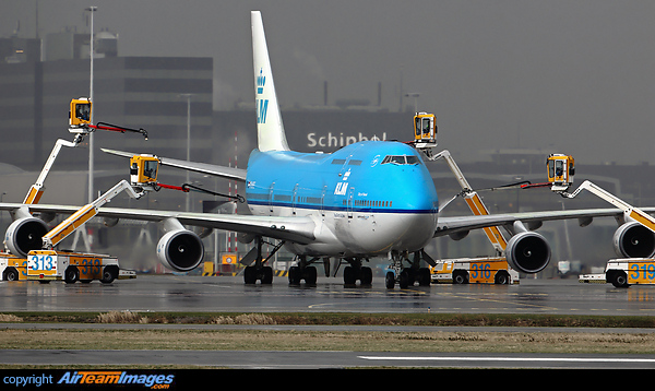 Boeing 747-406M Boeing 747-406M