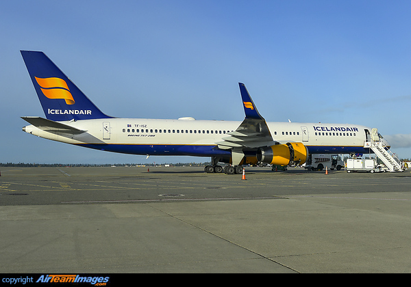 Boeing 757-223 Boeing 757-223