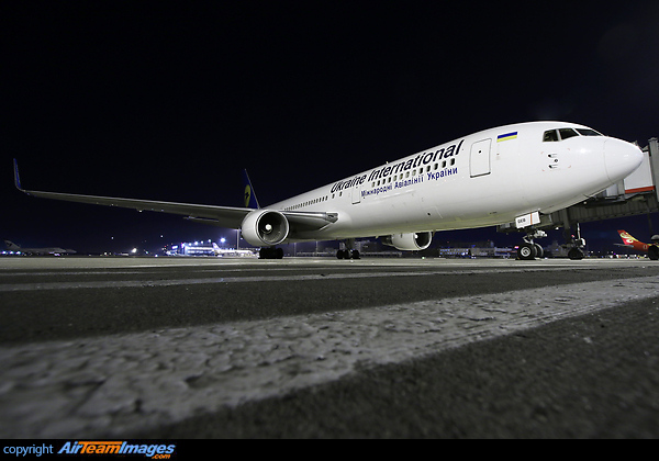 Boeing 767-33A/ER Boeing 767-33A/ER