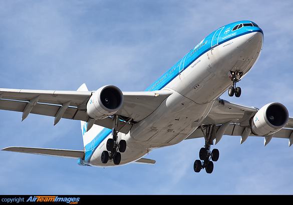 Airbus A330-203 Airbus A330-203