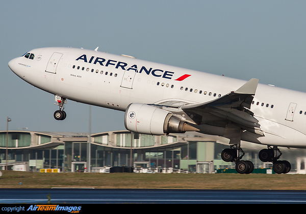 Airbus A330-203 Airbus A330-203