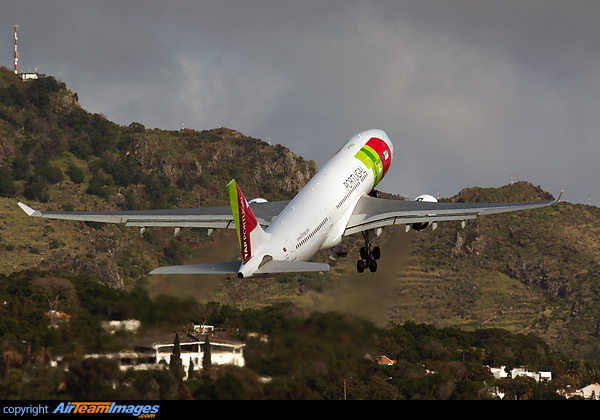 Airbus A330-223 Airbus A330-223