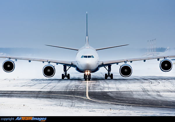 Airbus A340-542 Airbus A340-542