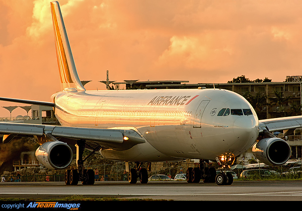 Airbus A340-313X Airbus A340-313X