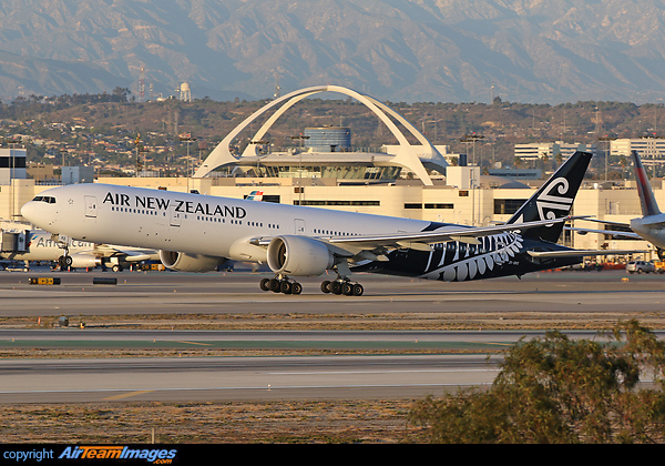Boeing 777-319/ER Boeing 777-319/ER