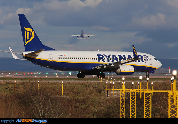 Boeing 737-8AS Boeing 737-8AS