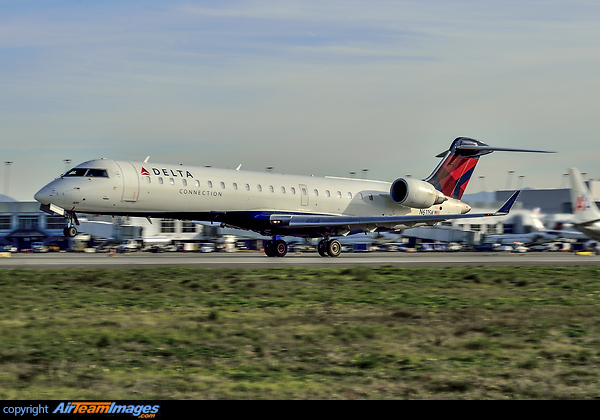 Bombardier CRJ-700 Bombardier CRJ-700