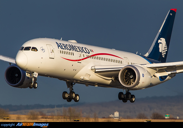Boeing 787-8 Dreamliner Boeing 787-8 Dreamliner