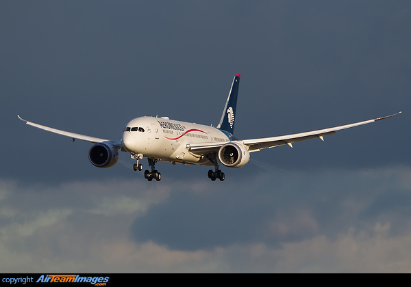 Boeing 787-8 Dreamliner Boeing 787-8 Dreamliner