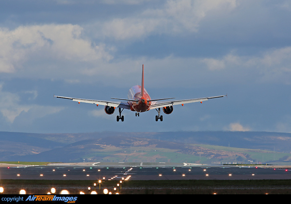 Airbus A320-214 Airbus A320-214