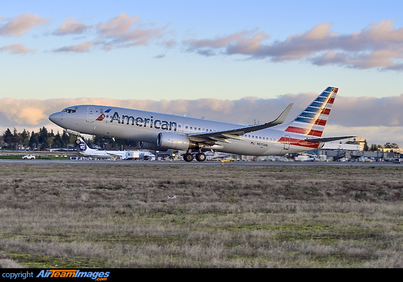 Boeing 737-823 Boeing 737-823