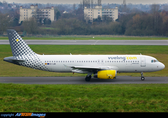 Airbus A320-232 Airbus A320-232