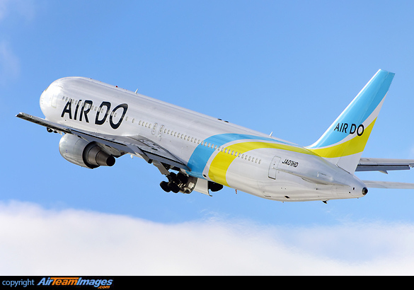 Boeing 767-33A/ER Boeing 767-33A/ER